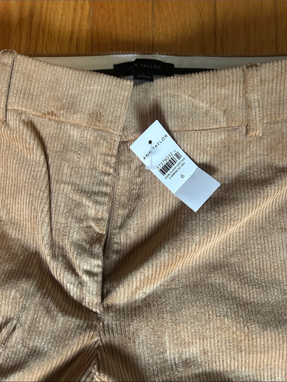 Ann Taylor women’s Corduroy Pants in Beige Tan- wide leg high rise